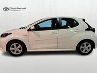 Käytetty Toyota Yaris Hybrid Active 116 HP (85 kW) 2021 Valkoinen Viistoperä