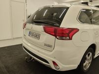 Käytetty Mitsubishi Outlander P-HEV 121 HP (88 kW) 2016 Katumaasturi