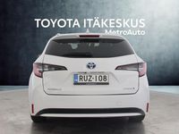 Käytetty Toyota Corolla Edition 122 HP (89 kW) 2023 Valkoinen Farmari
