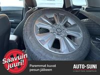 Käytetty Suzuki Vitara GL 116 HP (85 kW) 2022 Musta Katumaasturi