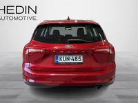 Käytetty Ford Focus Trend 125 HP (91 kW) 2021 Punainen Farmari