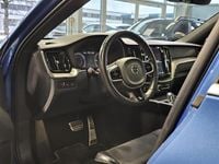 Käytetty Volvo XC60 R-Design 303 HP (222 kW) 2019 Sininen Katumaasturi