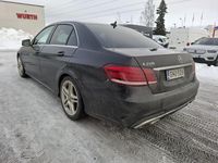 Käytetty Mercedes E220 Avantgarde 170 HP (125 kW) 2015 Musta Sedan
