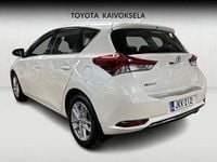 Käytetty Toyota Auris Active 116 HP (85 kW) 2017 Valkoinen Viistoperä