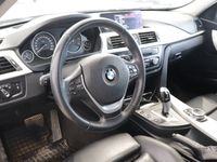 käytetty BMW 320 TwinPower Turbo A F31 Touring Limited Navi Edition - 3kk lyhennysvapaa - Panorama / HUD / Kaukovalo -automatiikka / Sport Nahat / HiFi / Proffa Navi / ym. - Ilmainen kotiintoimitus! - J. autoturva