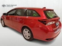 Käytetty Toyota Auris Touring Sports Active 116 HP (85 kW) 2016 Punainen Farmari