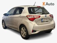 Käytetty Toyota Yaris Hybrid Edition 72 HP (52 kW) 2017 Hopea Viistoperä