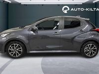 Käytetty Toyota Yaris Hybrid Style 116 HP (85 kW) 2025 Met. harmaa Viistoperä