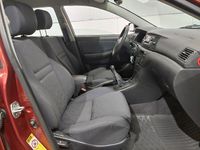 Käytetty Toyota Corolla Terra 110 HP (80 kW) 2004 Punainen Sedan
