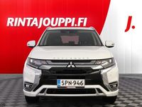 Käytetty Mitsubishi Outlander P-HEV Invite 135 HP (99 kW) 2019 Valkoinen Katumaasturi