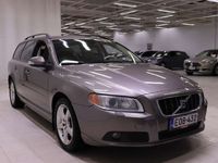 käytetty Volvo V70 D5 Momentum aut - Webasto, Vetokoukku, Navi, Xenon-valot- Parkkitutkat, Vakionopeudensäädin, Osanahkaverhoilu!