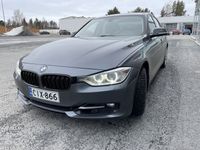 käytetty BMW 320 TwinPower Turbo A F30 Sedan Business Automatic Sport - 3kk lyhennysvapaa - JAKOPÄÄ UUSITTU, SUOMI-AUTO, SPORT PAKETTI, XENON - Ilmainen kotiintoimitus! - J. autoturva