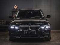 käytetty BMW 330e Sport Line Sedan Varusteltu Yksilö