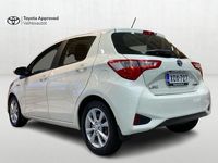 Käytetty Toyota Yaris Hybrid Active 101 HP (74 kW) 2018 Valkoinen Viistoperä