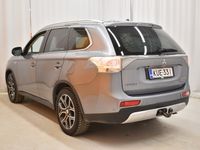 käytetty Mitsubishi Outlander P-HEV Instyle Navi 4WD 5P ** Lisälämmitin / Koukku / Nahat / Kattoluukku / P.Kamra / Vakkari / Navi / Tutkat / Keyless **