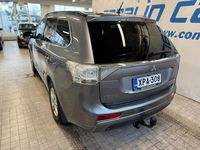 Käytetty Mitsubishi Outlander P-HEV Instyle 121 HP (88 kW) 2014 Katumaasturi