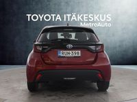 Käytetty Toyota Yaris Hybrid Active 116 HP (85 kW) 2021 Punainen Viistoperä
