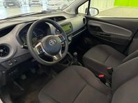 Käytetty Toyota Yaris Life 72 HP (52 kW) 2019 Valkoinen Sedan