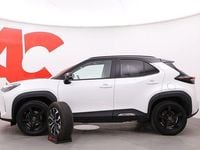 Käytetty Toyota Yaris Cross Plus 116 HP (85 kW) 2024 Silver / mustalla ka Katumaasturi