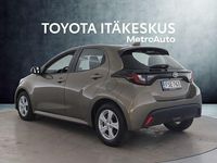 Käytetty Toyota Yaris Active 114 HP (83 kW) 2024 Ruskea (beige) Viistoperä