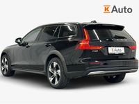 Käytetty Volvo V60 CC Plus 197 HP (144 kW) 2023 Farmari