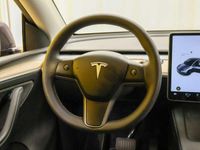käytetty Tesla Model Y Long Range Dual Motor AWD / 20' Induction / AMD Ryzen / Autopilot / Ilmalämpöpumppu / Premium Audio