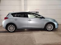 Käytetty Toyota Auris Hybrid Active 99 HP (72 kW) 2015 Sininen Viistoperä