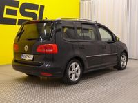 käytetty VW Touran 1,4 TSI 103 kW (140 hv) DSG-automaatti Highline 7-Paikkainen / Vakkari / Parkkitutkat / Penkinlämmittimet