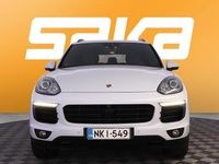 Käytetty Porsche Cayenne S E-Hybrid Platinum Edition 462 HP (339 kW) 2017 Katumaasturi