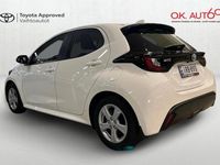 Käytetty Toyota Yaris Hybrid Active 116 HP (85 kW) 2023 Valkoinen Viistoperä