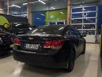 Käytetty Chevrolet Cruze LT 150 HP (110 kW) 2010 Musta Sedan