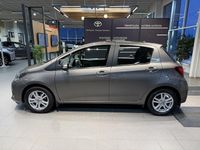 Käytetty Toyota Yaris Multidrive S 99 HP (72 kW) 2017 Harmaa Viistoperä