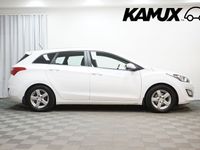 käytetty Hyundai i30 1,6 7DCT-aut. Comfort / Lohko+sp / Vetokoukku / Vakkari / Ratin Lämmitys /