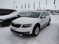 Käytetty Skoda Octavia 184 HP (135 kW) 2015 Valkoinen Viistoperä