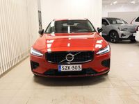 Käytetty Volvo V60 Plus 350 HP (257 kW) 2025 Punainen Farmari