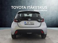 Käytetty Toyota Yaris Hybrid Active 116 HP (85 kW) 2022 Hopea Viistoperä