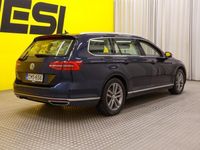 käytetty VW Passat Variant GTE Plug-In Hybrid 160 kW (218 hv) DSG-automaatti / Adapt.vakkari / P-kamera / LED / Koukku / Jakopää tehty