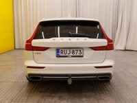 Käytetty Volvo V60 Inscription 303 HP (222 kW) 2020 Farmari