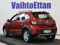 Käytetty Dacia Sandero Prestige 90 HP (66 kW) 2015 Punainen Viistoperä