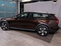 käytetty Volvo V60 CC B5 AWD MHEV Business Aut