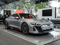 Uusi Audi e-tron GT quattro Sport 435 kW (592 HP) 2025 Hopea Sedan