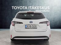 Käytetty Toyota Corolla Edition 122 HP (89 kW) 2023 Valkoinen Farmari