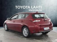 Käytetty Toyota Auris Hybrid Active 99 HP (72 kW) 2018 Viistoperä