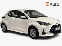 Käytetty Toyota Yaris Hybrid Active 116 HP (85 kW) 2021 Valkoinen Viistoperä