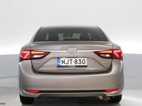 Käytetty Toyota Avensis Active 147 HP (108 kW) 2015 Ruskea (beige) Sedan