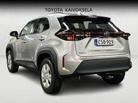 Käytetty Toyota Yaris Cross Active 116 HP (85 kW) 2024 Hopea Katumaasturi