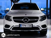 käytetty Mercedes GLC350 Coupé 4Matic A Premium Business / Diamond White erik.väri / Vetokoukku / Kattoikkuna / P.Kamera / Nahkasisusta /