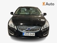 käytetty Volvo S60 D2 Summum Business** Webasto, Merkkihuollettu, Nahkaverhoilu, Koukku, Vakionopeudensäädin **