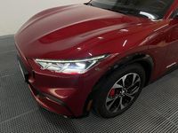 Käytetty Ford Mustang Mach-E Premium 197 kW (269 HP) 2023 Punainen Katumaasturi