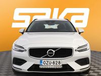 Käytetty Volvo V60 Momentum 390 HP (286 kW) 2020 Farmari